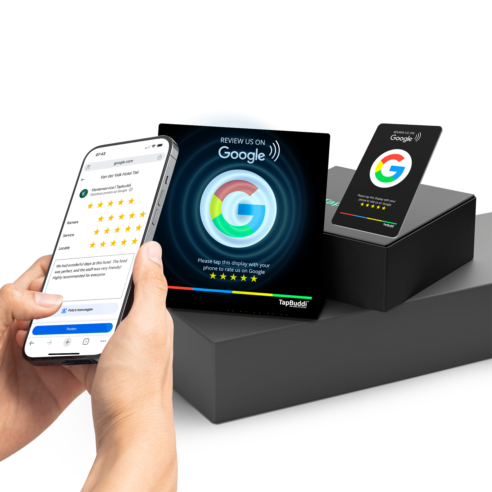 Smartphone wordt tegen een NFC review display gehouden om direct de Google reviewpagina te openen